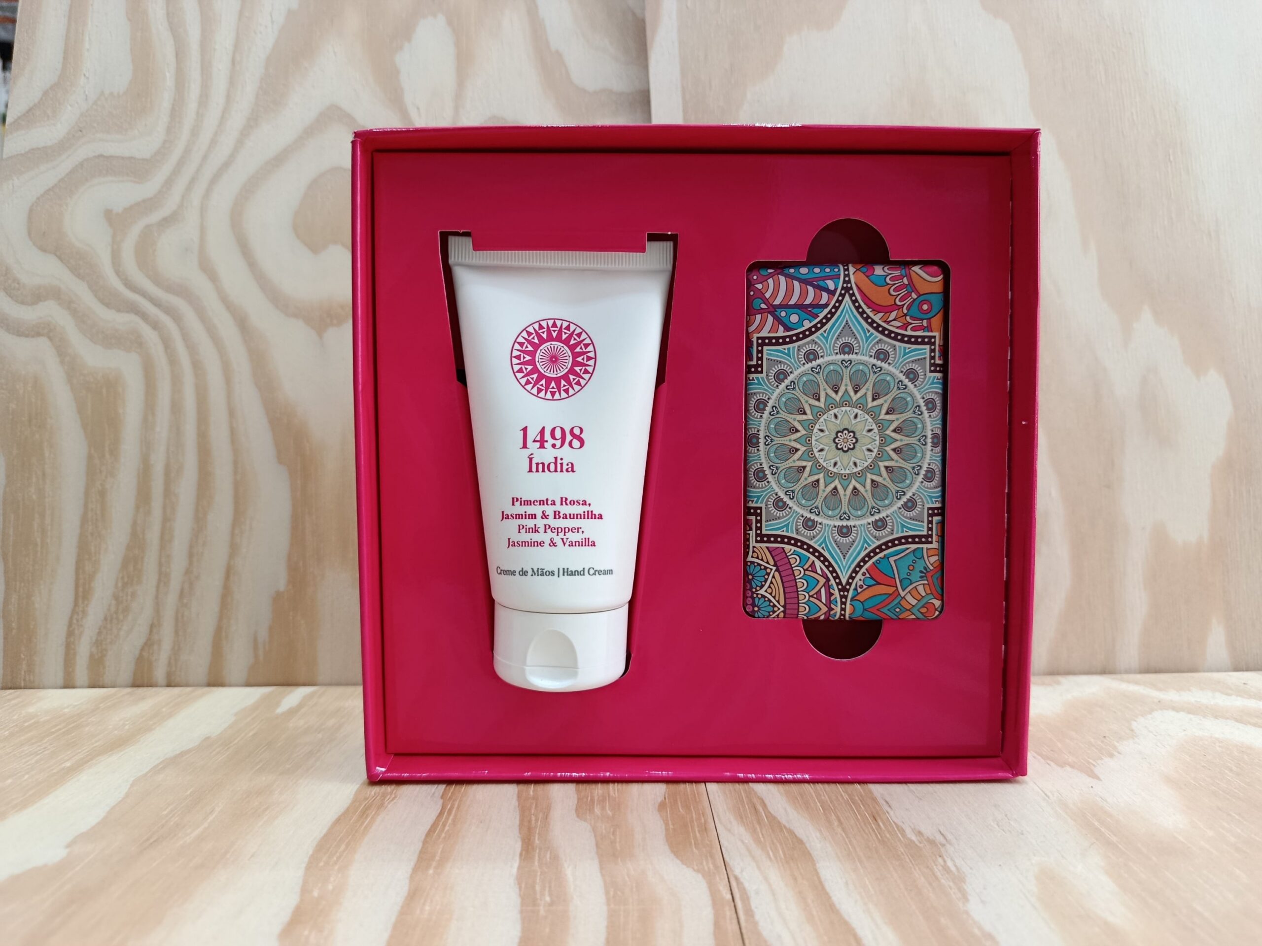 Coffret India, creme de maos e sabonete 150g