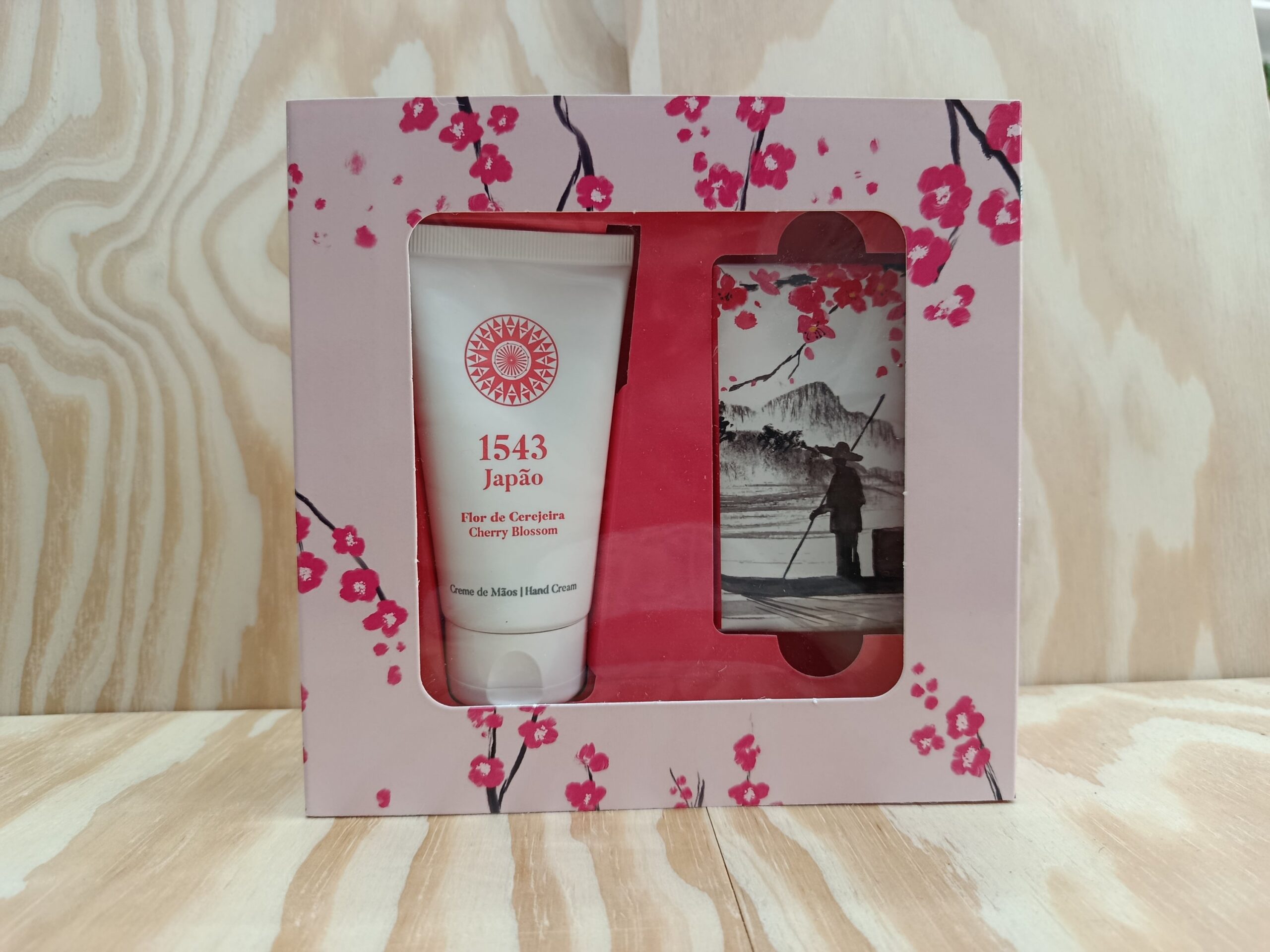 Coffret Japão, creme de maos e sabonete 150g